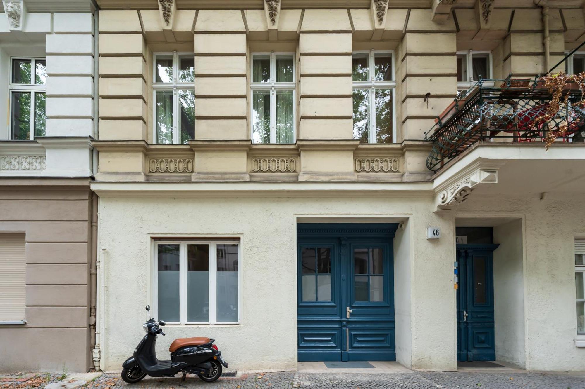 The Gleditsch - Central Schoeneberg Location, 1Br, 1 Living Room, Group Friendly, Ideal For 2 - 4 Guests, Berlin